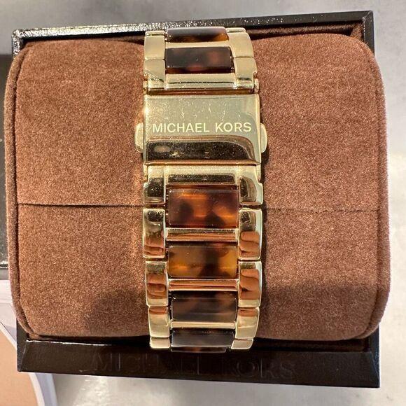 NWT Michael Kors Runway Chronograph Gold Tone Tortoise Stainless Steel Wristwatc - Picture 9 of 11